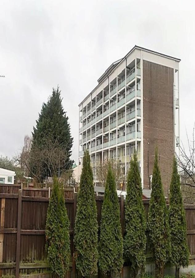 Wisdom Care: The Orpington Cutie Hotel Екстериор снимка