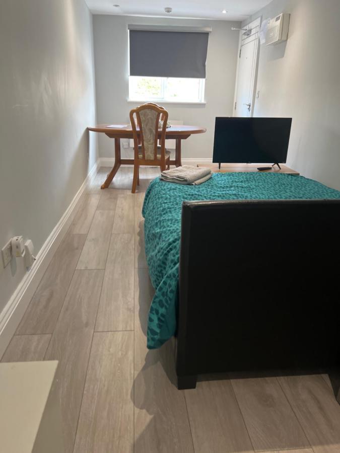 Wisdom Care: The Orpington Cutie Hotel Екстериор снимка