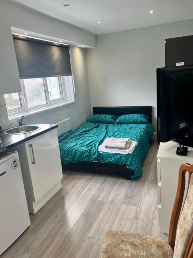 Wisdom Care: The Orpington Cutie Hotel Екстериор снимка